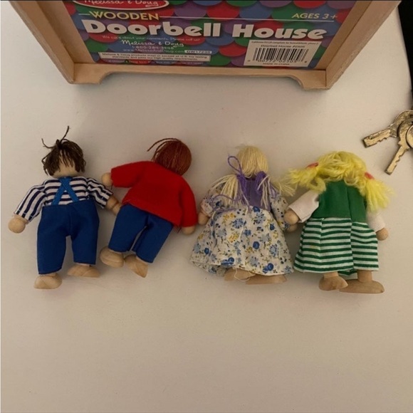Melissa and Doug wooden doorbell key house complete playset - Picture 11 of 11